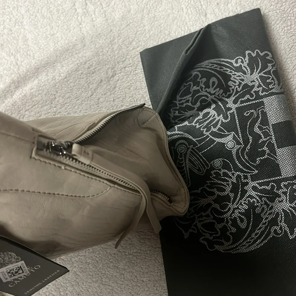 VINCE CAMUTO Leather Kayli Satchel